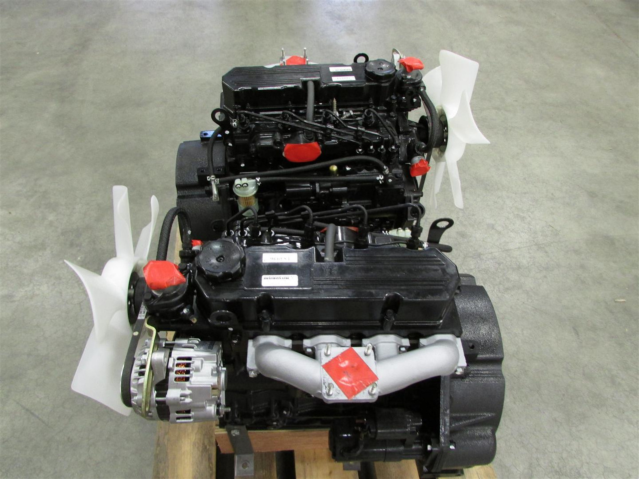 Mitsubishi NEW Engine S4L2-Z562SD / S4L2-61SD - Variklis - Kita technika: foto 1 Mitsubishi NEW Engine S4L2-Z562SD / S4L2-61SD - Variklis - Kita technika: foto 1
