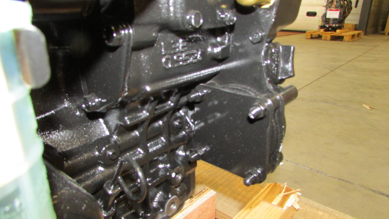 Mitsubishi New engine L3E-Z564SPH stage 5 + PTO - Variklis - Ekskavatorius: foto 5 Mitsubishi New engine L3E-Z564SPH stage 5 + PTO - Variklis - Ekskavatorius: foto 5