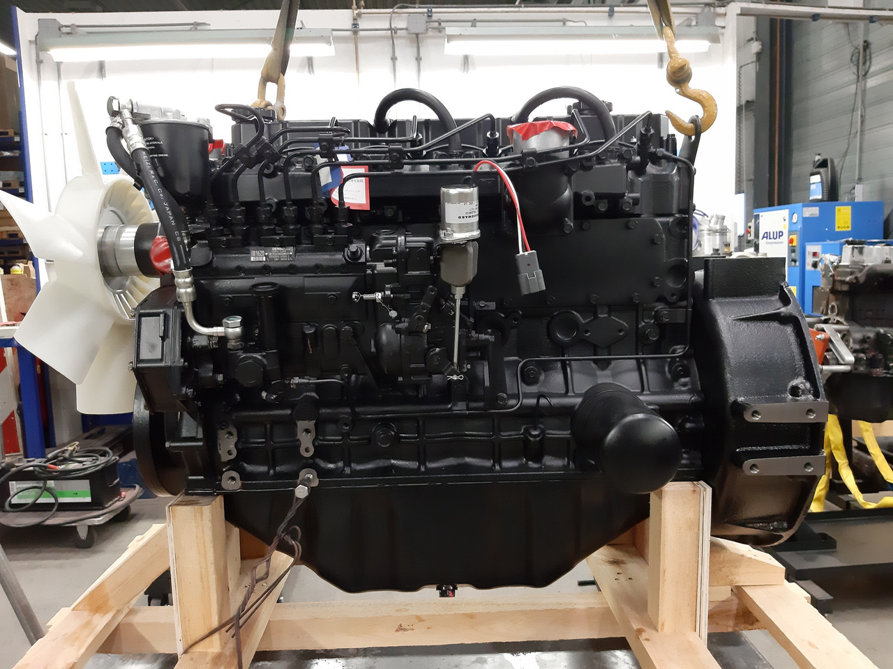 Mitsubishi New engine S6S 70Kw @ 2500 rpm - Variklis - Ekskavatorius: foto 1 Mitsubishi New engine S6S 70Kw @ 2500 rpm - Variklis - Ekskavatorius: foto 1