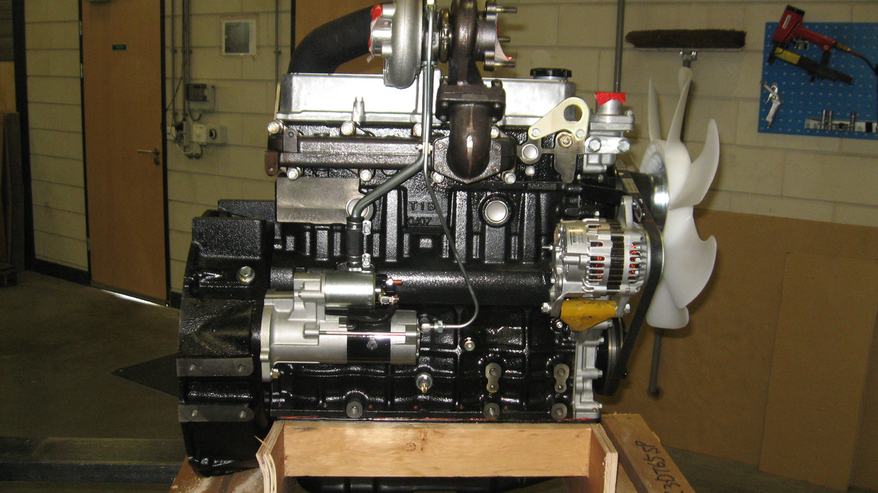 Mitsubishi S4S-Z3DT65SP 62 kW @ 2500 rpm - Variklis - Krautuvas: foto 1 Mitsubishi S4S-Z3DT65SP 62 kW @ 2500 rpm - Variklis - Krautuvas: foto 1