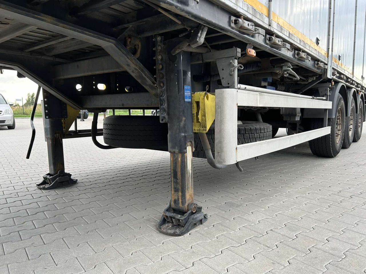 Su slankiojanciomis grindimis puspriekabė BODEX KIS 3F: foto 14 Su slankiojanciomis grindimis puspriekabė BODEX KIS 3F: foto 14