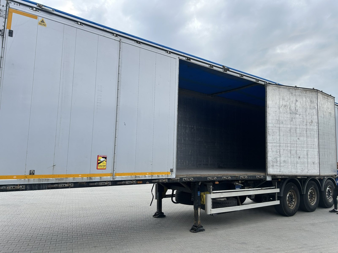 Su slankiojanciomis grindimis puspriekabė BODEX KIS 3F: foto 9 Su slankiojanciomis grindimis puspriekabė BODEX KIS 3F: foto 9