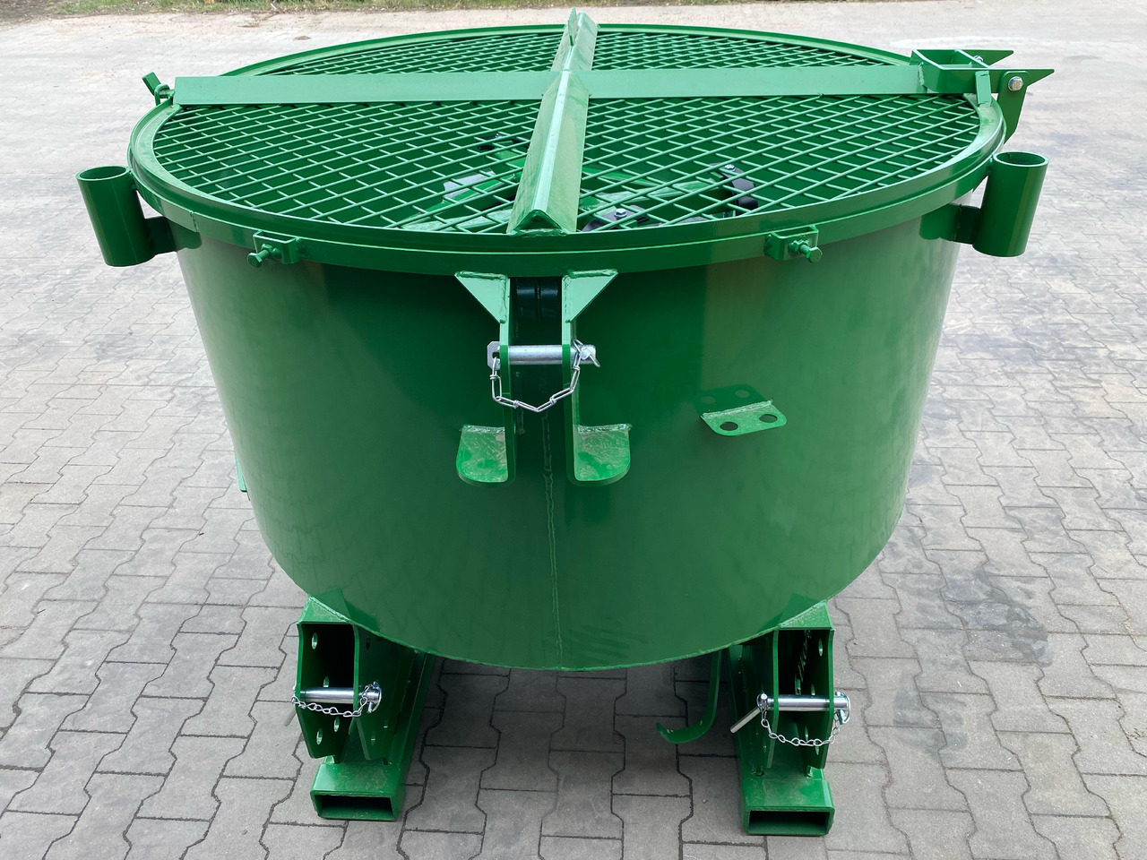 DC Betonmischer / Hydraulic concrete mixer / Malaxeur à béton hydraulique / Betoniera / Бетономешалка с гидравлическим приводом / Betoniarka hydrauliczna 800 l - Betono maišyklė: foto 1 DC Betonmischer / Hydraulic concrete mixer / Malaxeur à béton hydraulique / Betoniera / Бетономешалка с гидравлическим приводом / Betoniarka hydrauliczna 800 l - Betono maišyklė: foto 1