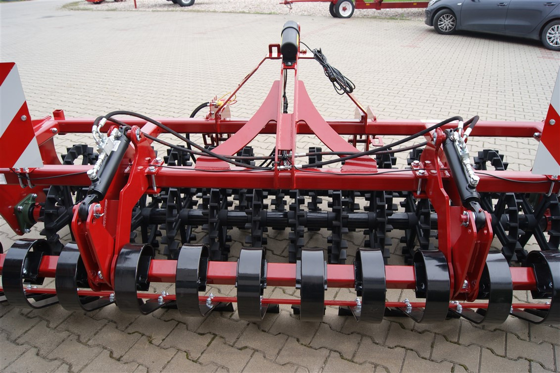 Lupus Crosskillwalze / Crosskill roller / Rouleau tandem avant Crosskill / Rodillo tándem delantero Wał przedni tandem Crosskill 3 m - Tankinimo volas: foto 4 Lupus Crosskillwalze / Crosskill roller / Rouleau tandem avant Crosskill / Rodillo tándem delantero Wał przedni tandem Crosskill 3 m - Tankinimo volas: foto 4