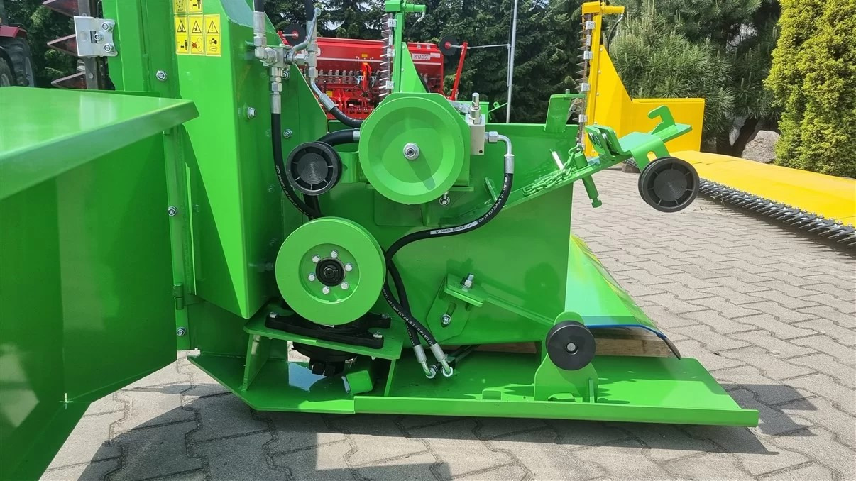 Lupus Rapsvorsatz / Rape cutter / Barre de coupe à colza / Mesa de colza / Tavolo da colza / Рапсовый стол / Stół do rzepaku 6 m - Rapso stalas: foto 3 Lupus Rapsvorsatz / Rape cutter / Barre de coupe à colza / Mesa de colza / Tavolo da colza / Рапсовый стол / Stół do rzepaku 6 m - Rapso stalas: foto 3