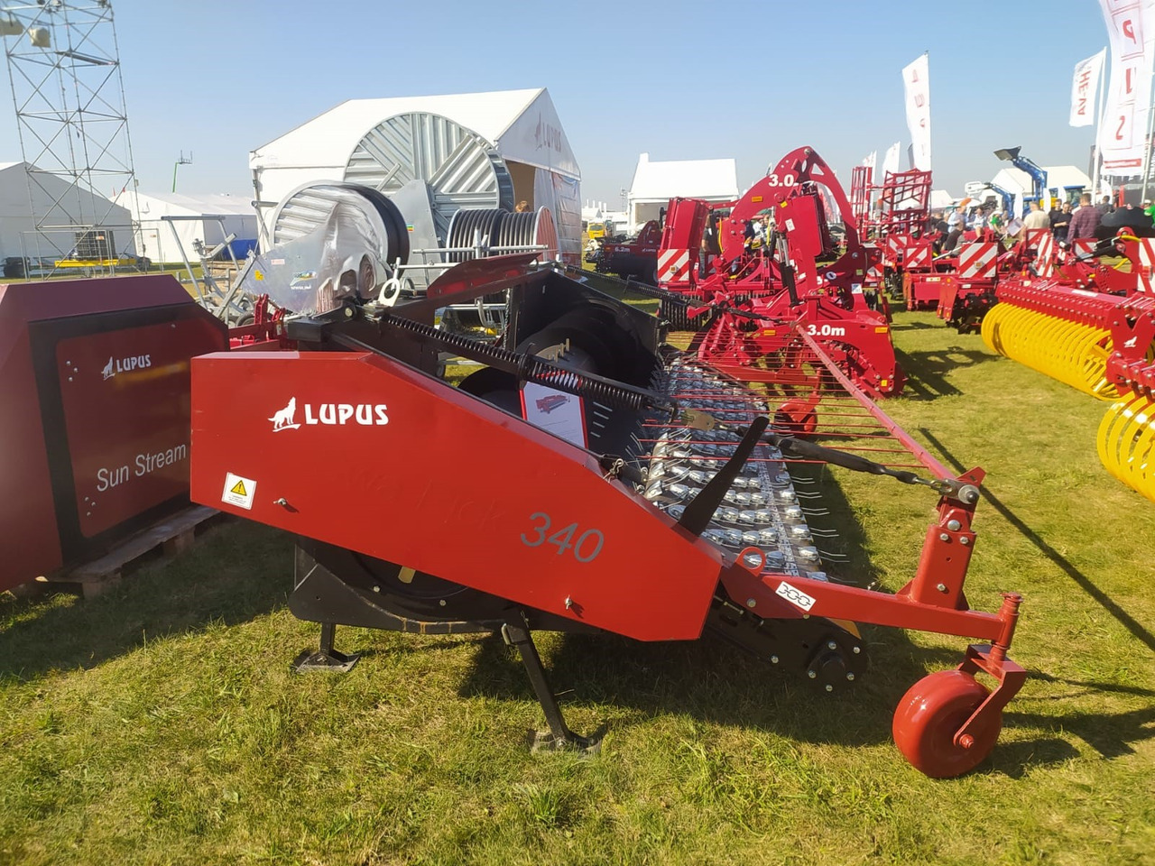 Nauja Įranga už kombainai Lupus Schwadaufnehmer / Pickup header / Ramasseurs d'andains / Recogedor de hileras / Raccoglitore di andane / Подборщик валков / Podbieracz pokosów 3,4 m: foto 12 Nauja Įranga už kombainai Lupus Schwadaufnehmer / Pickup header / Ramasseurs d'andains / Recogedor de hileras / Raccoglitore di andane / Подборщик валков / Podbieracz pokosów 3,4 m: foto 12