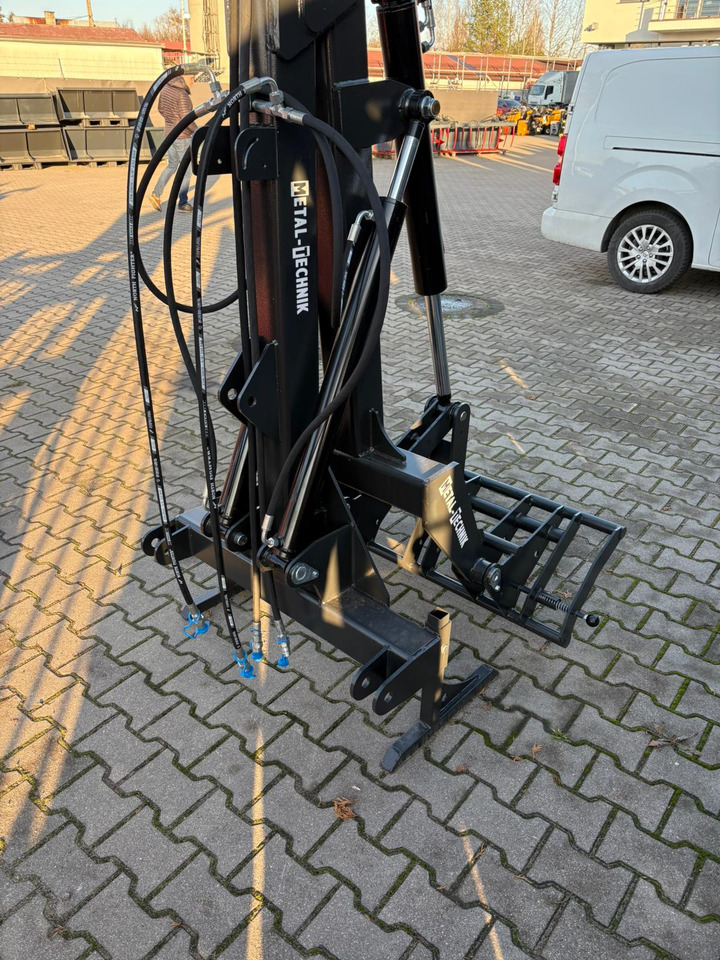 Metal-Technik Hecklader / Three-point loader / Chargeur 3 points / Cargador trasero / Caricatore posteriore / Погрузчик с задней стойкой / Ładowacz na tylny TUZ - Traktorius - frontalinis krautuvas - Traktorius: foto 5 Metal-Technik Hecklader / Three-point loader / Chargeur 3 points / Cargador trasero / Caricatore posteriore / Погрузчик с задней стойкой / Ładowacz na tylny TUZ - Traktorius - frontalinis krautuvas - Traktorius: foto 5