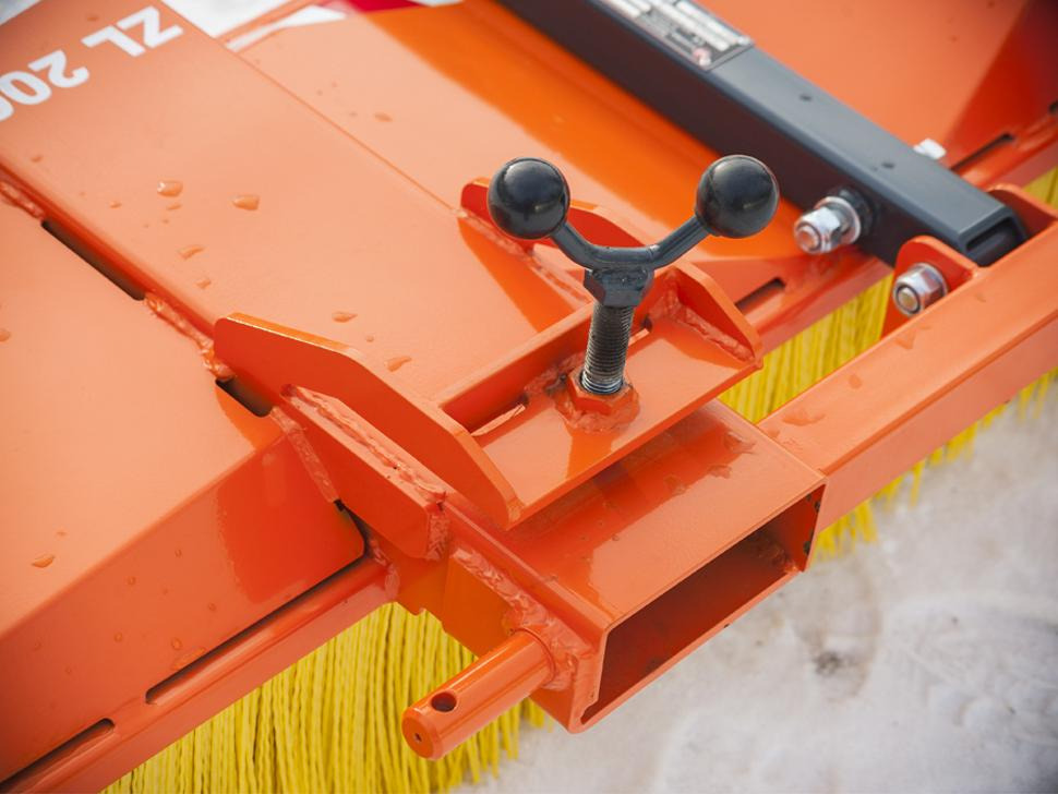 Moderntech Kehrmaschine / Sweeper / Balayeuse / Spazzolatrice / Подметальная машина / Zamiatarka 3 m - Gatvių šlavimo mašina - Rotacinė šluota: foto 3 Moderntech Kehrmaschine / Sweeper / Balayeuse / Spazzolatrice / Подметальная машина / Zamiatarka 3 m - Gatvių šlavimo mašina - Rotacinė šluota: foto 3