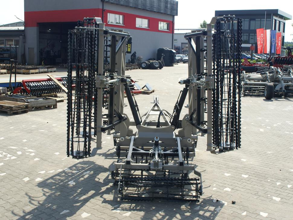 ROLEX Saatbettkombination / Hydraulically cultivator / Vibroculteur / Aggregato di coltivazione / Почвообрабатывающий гидравлический складывающийся агрегат / Agregat uprawowy hydraulicznie składany - Kultivatorius: foto 5 ROLEX Saatbettkombination / Hydraulically cultivator / Vibroculteur / Aggregato di coltivazione / Почвообрабатывающий гидравлический складывающийся агрегат / Agregat uprawowy hydraulicznie składany - Kultivatorius: foto 5