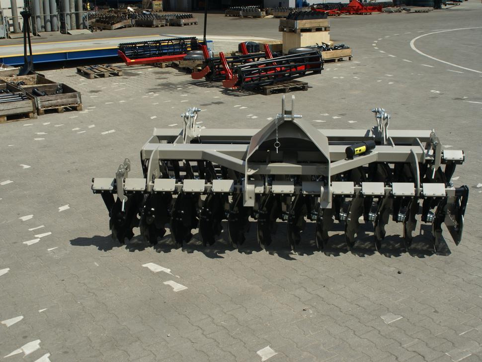 ROLEX Scheibenegge / Disc harrow / Dechaumeur à disques / Erpice a dischi / Дисковая борона / Brona talerzowa 3 m - Diskiniai skutikai: foto 4 ROLEX Scheibenegge / Disc harrow / Dechaumeur à disques / Erpice a dischi / Дисковая борона / Brona talerzowa 3 m - Diskiniai skutikai: foto 4