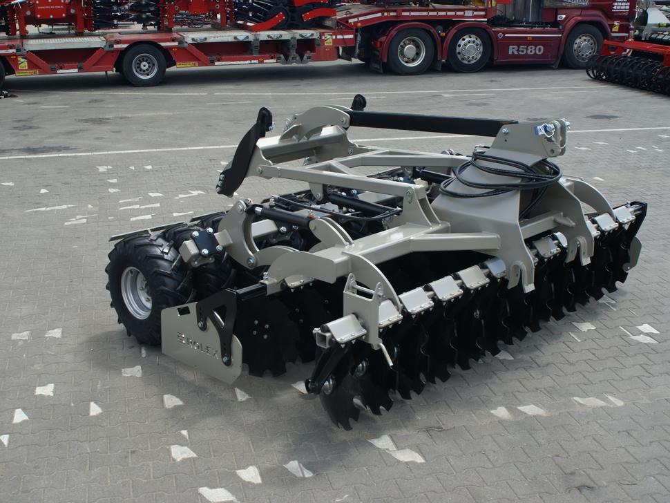 Nauja Diskiniai skutikai ROLEX Scheibenegge /  Disc harrow with hydropack and tire roller / Dechaumeur à disques / Erpice a dischi / Дисковая борона с гидропаком и колёсным катком / Agregat talerzowy uprawowy z hydropackiem i: foto 6