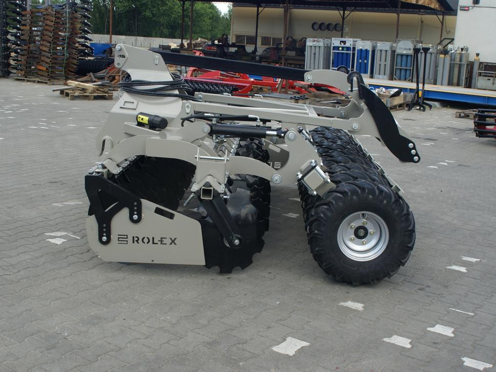 Nauja Diskiniai skutikai ROLEX Scheibenegge /  Disc harrow with hydropack and tire roller / Dechaumeur à disques / Erpice a dischi / Дисковая борона с гидропаком и колёсным катком / Agregat talerzowy uprawowy z hydropackiem i: foto 18