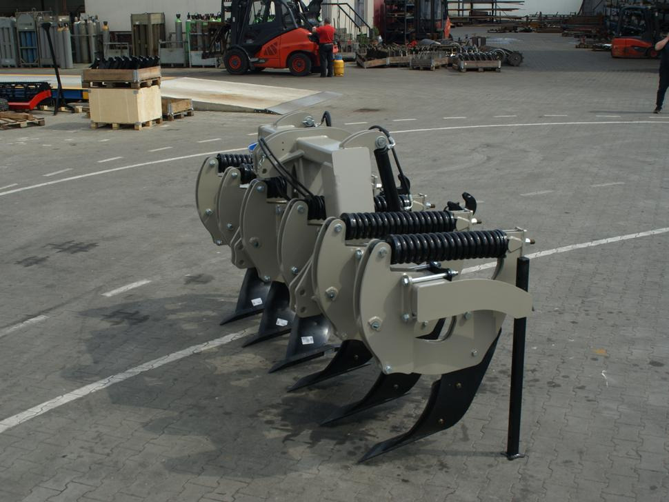 ROLEX Tiefenlockerer / Subsoiler / Décompacteur / Dissodatori / Subsolador / Глубокорыхлитель / Głębosz 3 m - Giluminis purentuvas: foto 1 ROLEX Tiefenlockerer / Subsoiler / Décompacteur / Dissodatori / Subsolador / Глубокорыхлитель / Głębosz 3 m - Giluminis purentuvas: foto 1