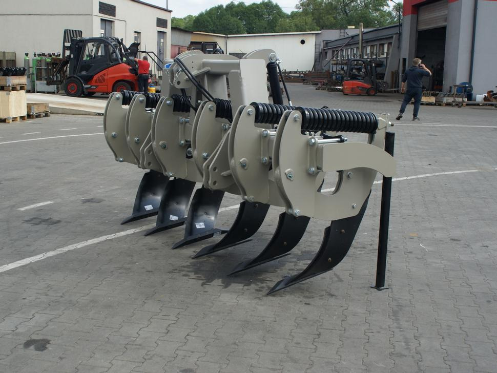 ROLEX Tiefenlockerer / Subsoiler / Décompacteur / Dissodatori / Subsolador / Глубокорыхлитель / Głębosz 3 m - Giluminis purentuvas: foto 2 ROLEX Tiefenlockerer / Subsoiler / Décompacteur / Dissodatori / Subsolador / Глубокорыхлитель / Głębosz 3 m - Giluminis purentuvas: foto 2