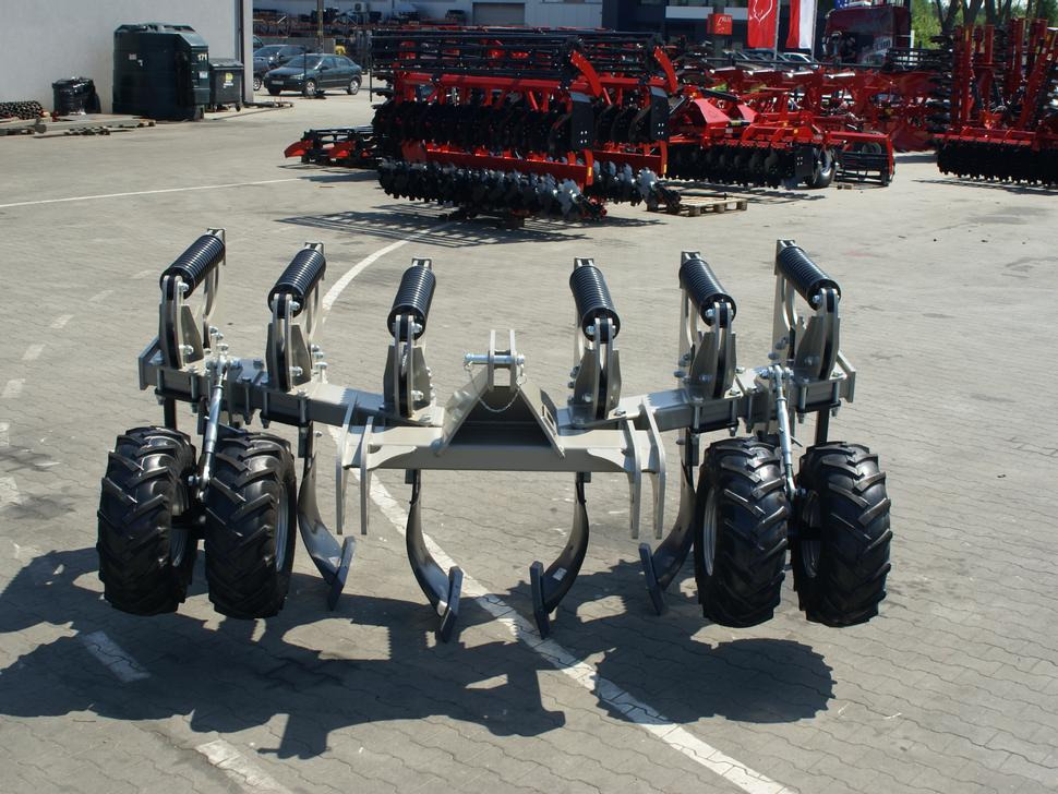 ROLEX Tiefenlockerer / Subsoiler / Décompacteur / Dissodatori / Subsolador / Глубокорыхлитель / Głębosz typ V 3 m - Giluminis purentuvas: foto 5 ROLEX Tiefenlockerer / Subsoiler / Décompacteur / Dissodatori / Subsolador / Глубокорыхлитель / Głębosz typ V 3 m - Giluminis purentuvas: foto 5