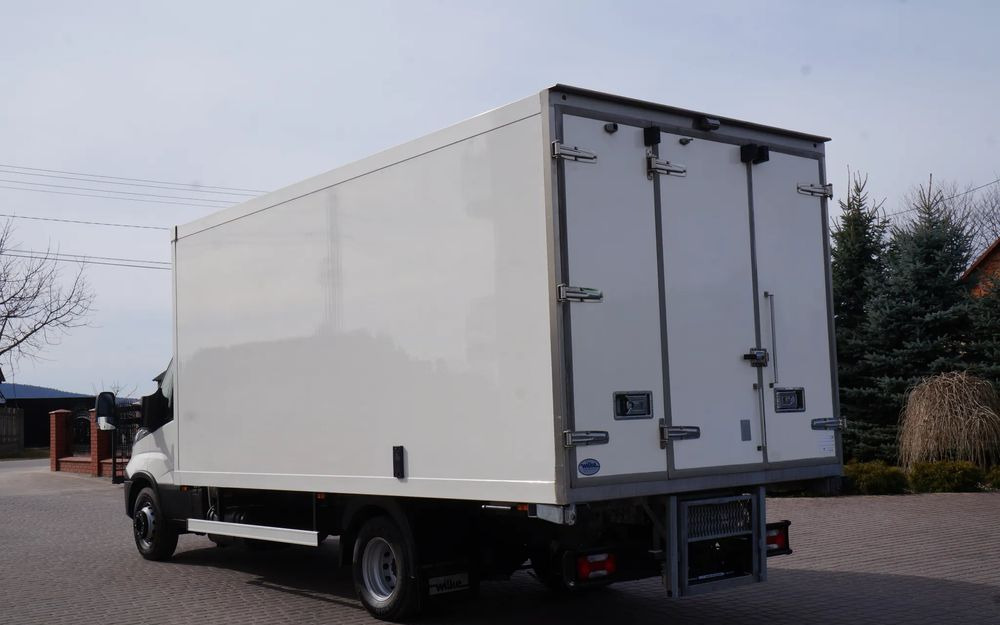 Iveco DAILY 70c17 CHŁODNIA 5 m Thermo king V-500 MAX Wzorowy Stan - Refrižeratorius sunkvežimis: foto 4 Iveco DAILY 70c17 CHŁODNIA 5 m Thermo king V-500 MAX Wzorowy Stan - Refrižeratorius sunkvežimis: foto 4