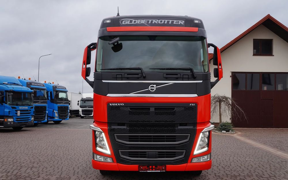Volvo FH 4 EURO 6 GLOBETROTTER NISKI PRZEBIEG PEŁEN SERWIS - Vilkikas: foto 2 Volvo FH 4 EURO 6 GLOBETROTTER NISKI PRZEBIEG PEŁEN SERWIS - Vilkikas: foto 2