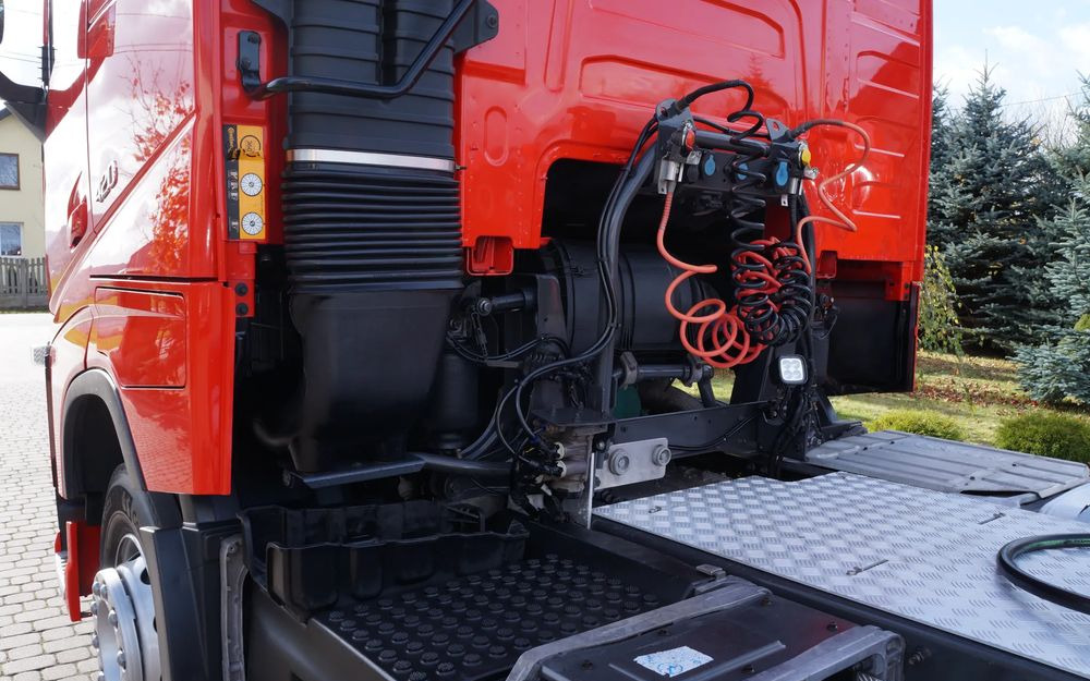 Volvo FH 4 EURO 6 GLOBETROTTER NISKI PRZEBIEG ZŁOTY KONTRAKT - Vilkikas: foto 5 Volvo FH 4 EURO 6 GLOBETROTTER NISKI PRZEBIEG ZŁOTY KONTRAKT - Vilkikas: foto 5