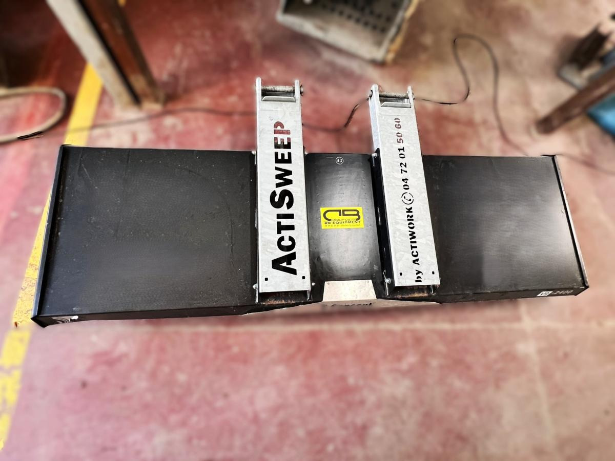 ACTISWEEP VO 2400 Méga balai pousseur pour fourches - Rotacinė šluota: foto 2 ACTISWEEP VO 2400 Méga balai pousseur pour fourches - Rotacinė šluota: foto 2