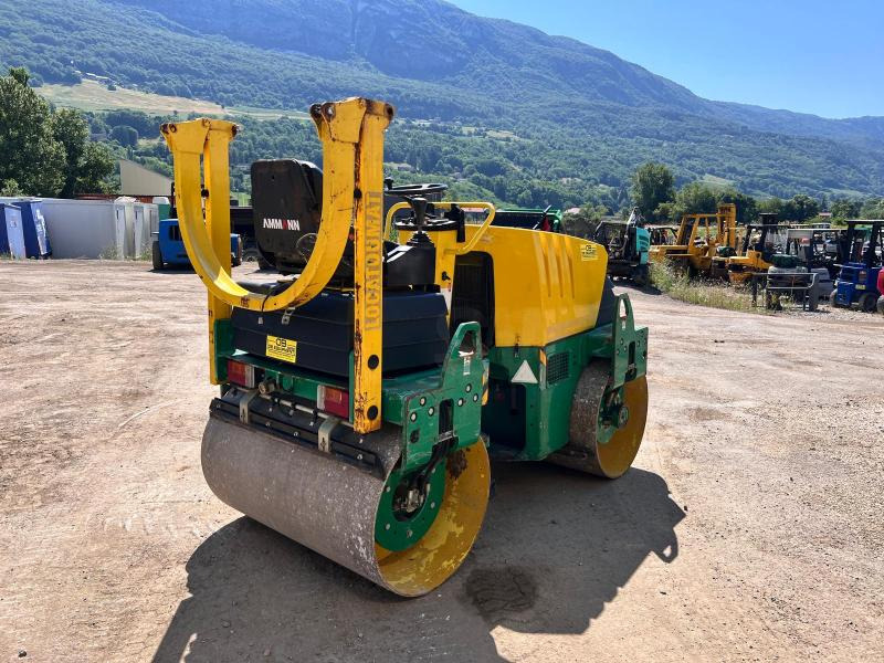 Ammann AV26-2 COMPACTEUR ROULEAU TANDEM VIBRANT ARTICULÉ - Asfalto volus: foto 5 Ammann AV26-2 COMPACTEUR ROULEAU TANDEM VIBRANT ARTICULÉ - Asfalto volus: foto 5