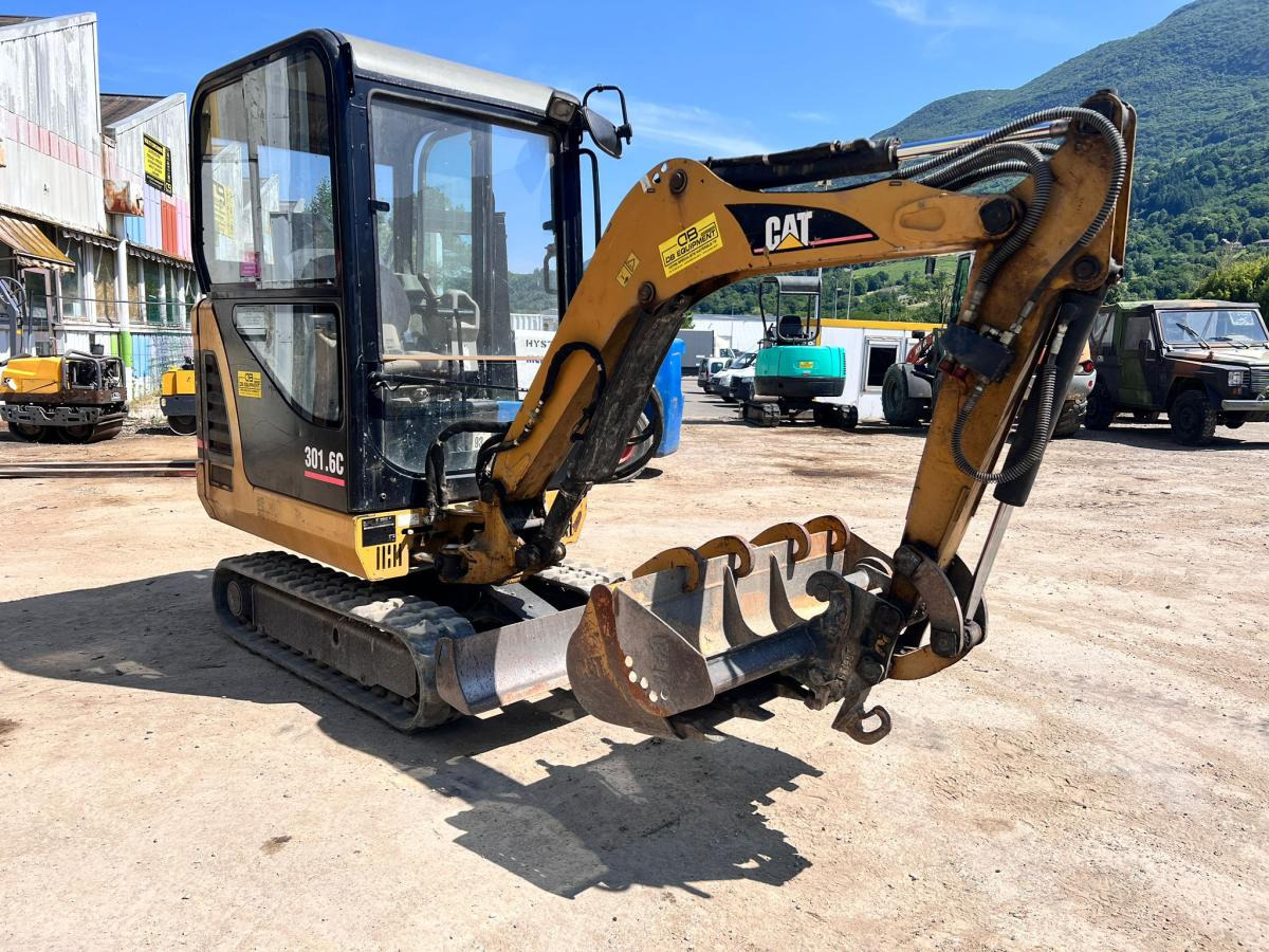 Caterpillar 301.6C MINIPELLE 1,7T (NET DE TVA) - Mini ekskavatorius: foto 5 Caterpillar 301.6C MINIPELLE 1,7T (NET DE TVA) - Mini ekskavatorius: foto 5