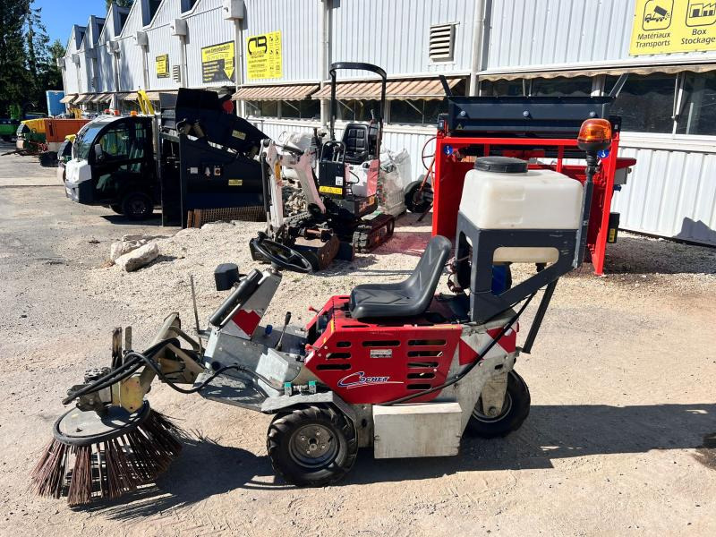 Cochet Balayeuse de désherbage automotrice Gecko (NET DE TVA) - Grindų šlavimo mašina: foto 2 Cochet Balayeuse de désherbage automotrice Gecko (NET DE TVA) - Grindų šlavimo mašina: foto 2