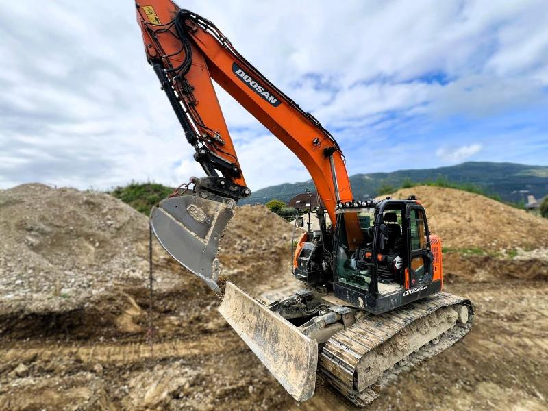 Doosan DX235 LCR-5 PELLE A CHENILLES 26T - Vikšrinis ekskavatorius: foto 5 Doosan DX235 LCR-5 PELLE A CHENILLES 26T - Vikšrinis ekskavatorius: foto 5