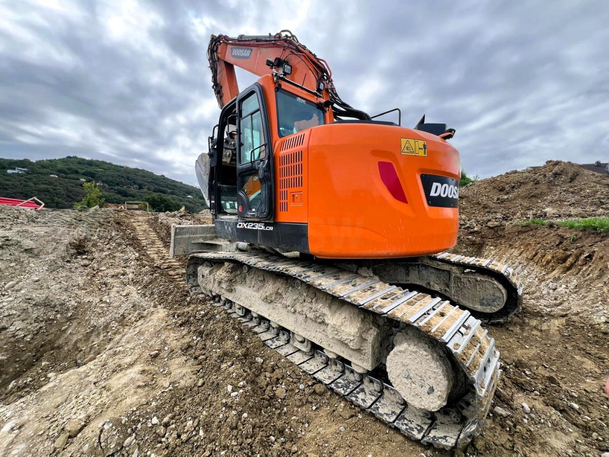 Doosan DX235 LCR-5 PELLE A CHENILLES 26T - Vikšrinis ekskavatorius: foto 2 Doosan DX235 LCR-5 PELLE A CHENILLES 26T - Vikšrinis ekskavatorius: foto 2