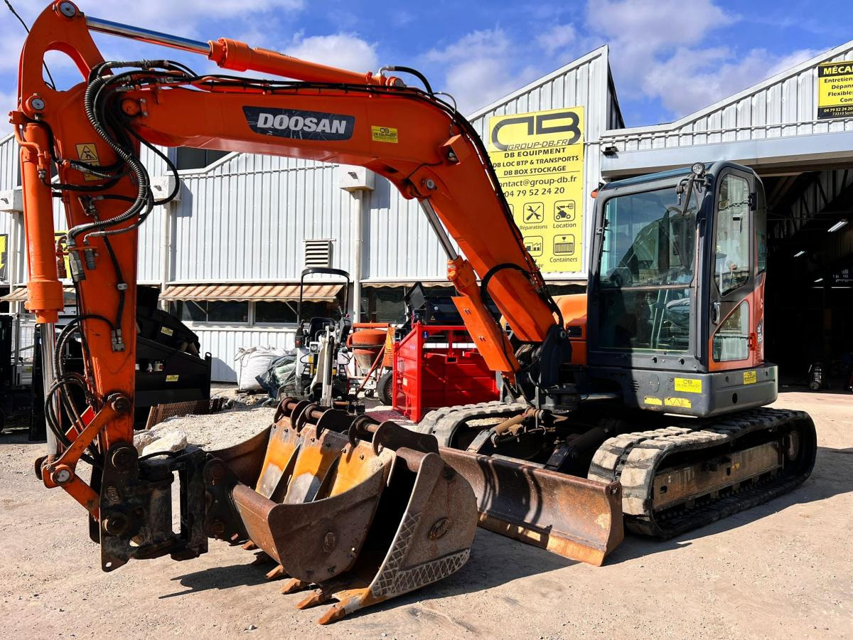 Doosan DX85R-3 PELLE A CHENILLES 8,5T PELLE A CHENILLES 8,5T - Vikšrinis ekskavatorius: foto 1 Doosan DX85R-3 PELLE A CHENILLES 8,5T PELLE A CHENILLES 8,5T - Vikšrinis ekskavatorius: foto 1