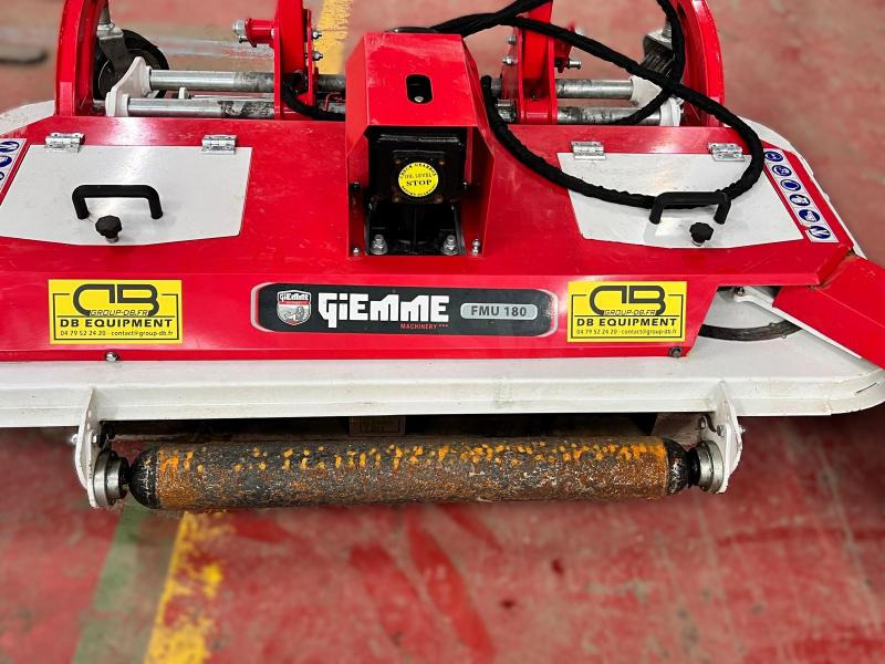 Giemme FMU180 Tondeuse portée attache 3 points pour tracteur - Žolės smulkintuvas: foto 2 Giemme FMU180 Tondeuse portée attache 3 points pour tracteur - Žolės smulkintuvas: foto 2