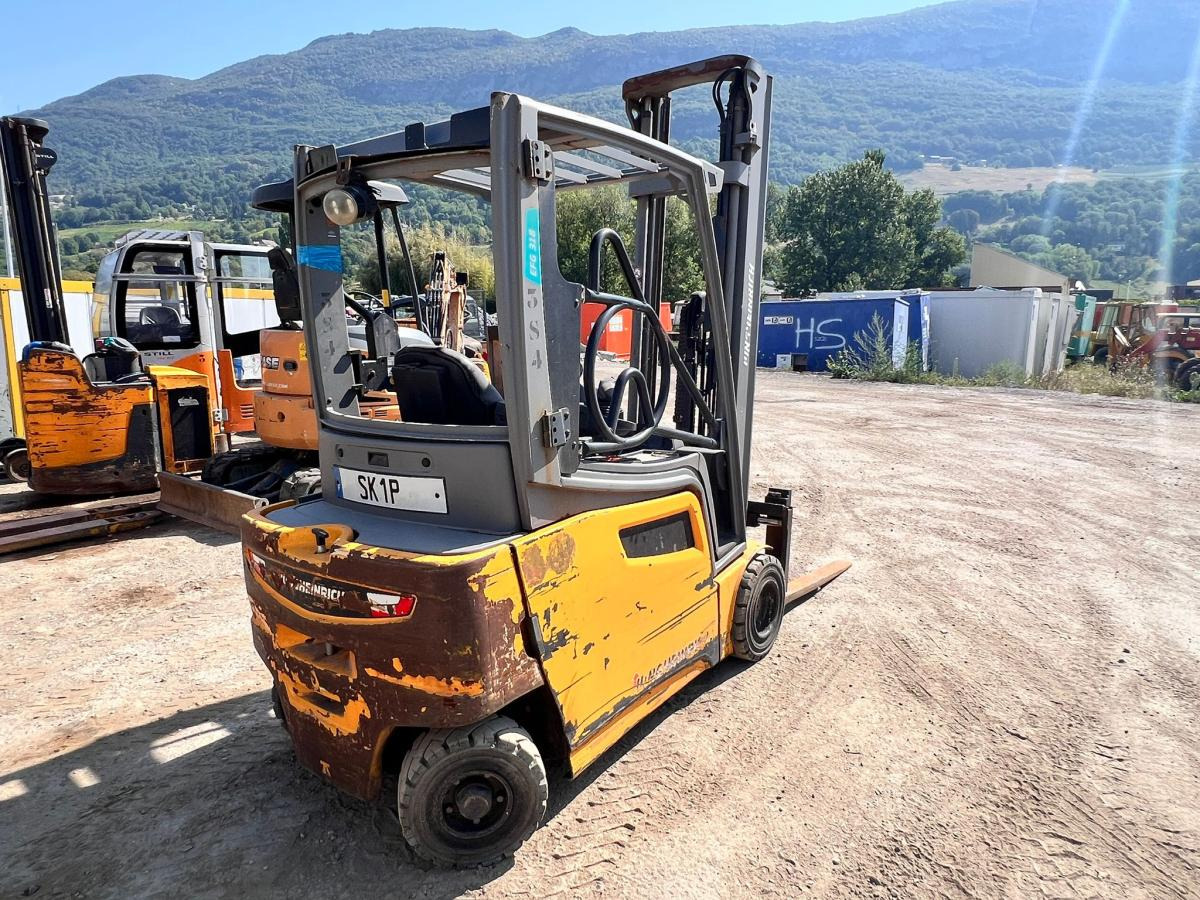 Jungheinrich EFG318 400ZZ Chariot élévateur électrique 1,8T - Elektrinis krautuvas: foto 3 Jungheinrich EFG318 400ZZ Chariot élévateur électrique 1,8T - Elektrinis krautuvas: foto 3