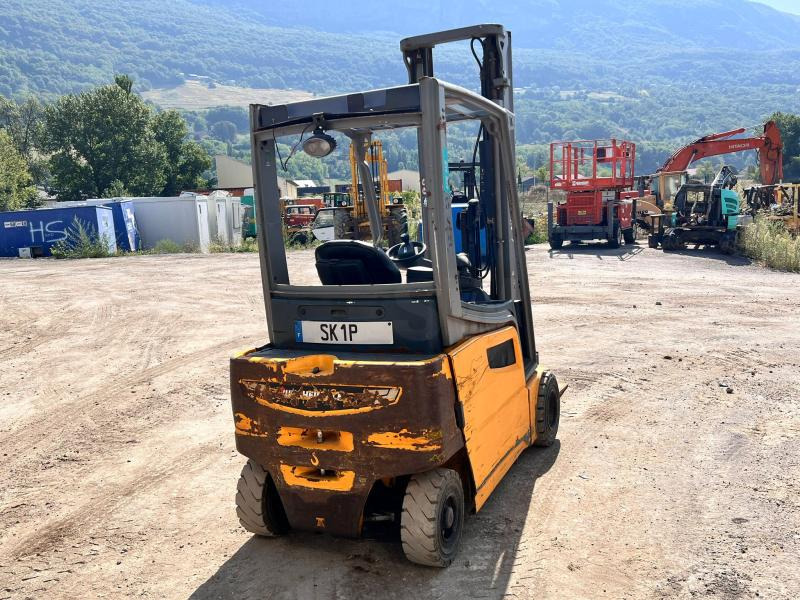 Jungheinrich EFG318 400ZZ Chariot élévateur électrique 1,8T - Elektrinis krautuvas: foto 3 Jungheinrich EFG318 400ZZ Chariot élévateur électrique 1,8T - Elektrinis krautuvas: foto 3
