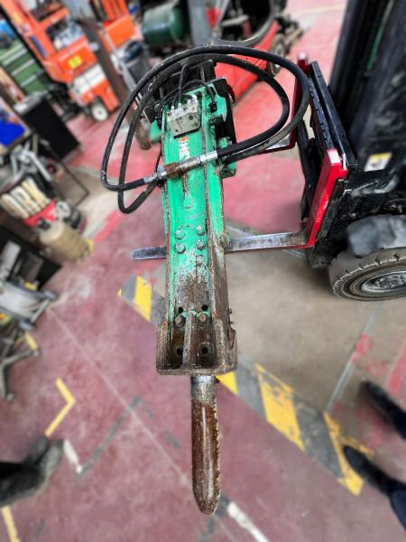 MONTABERT M900 BRH Marteau hydraulique pour 15-25T - Hidraulinis kūjis: foto 2 MONTABERT M900 BRH Marteau hydraulique pour 15-25T - Hidraulinis kūjis: foto 2