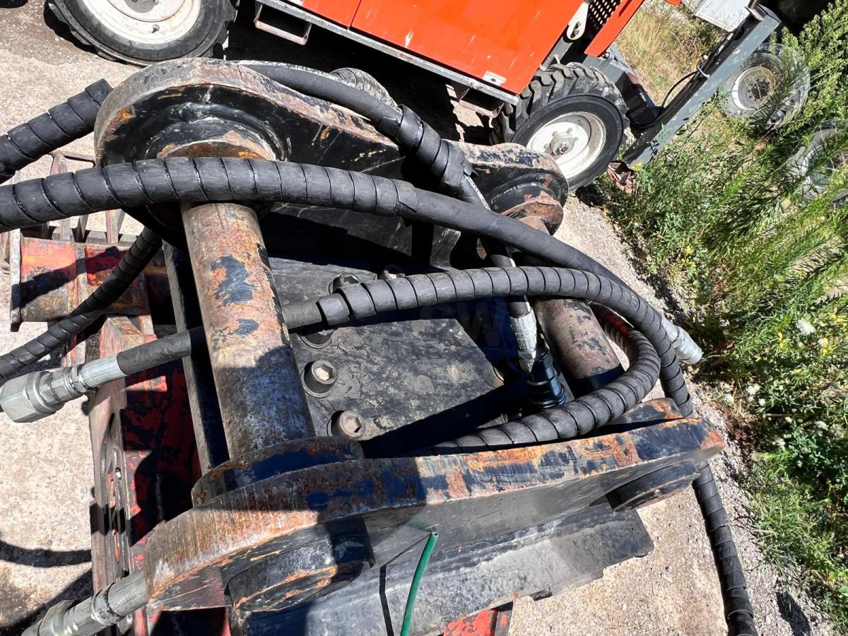 NPK DG-14 Pince de tri pour pelle de 8 à 15T - Greiferis - Statybinė technika: foto 5 NPK DG-14 Pince de tri pour pelle de 8 à 15T - Greiferis - Statybinė technika: foto 5