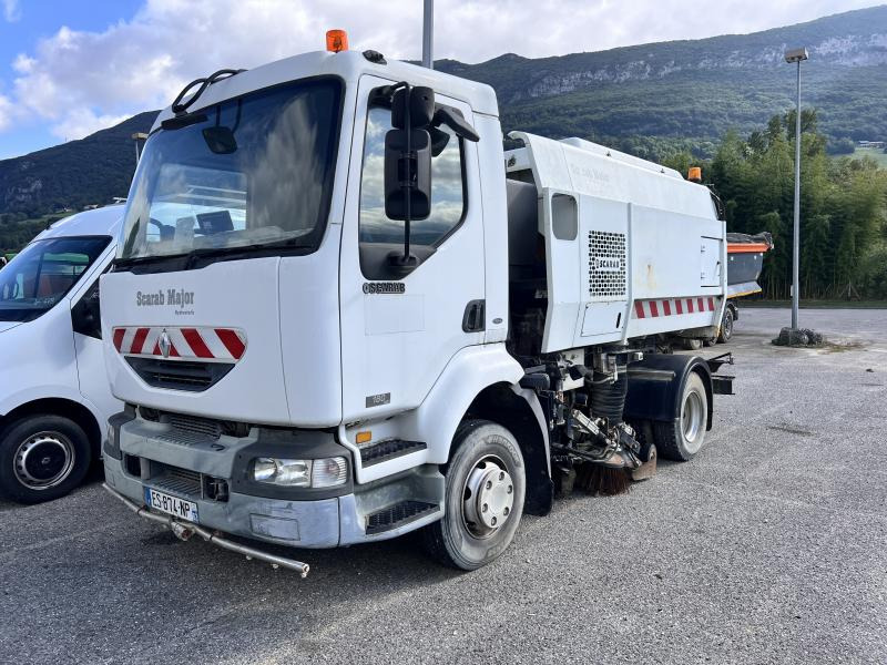RENAULT Camion balayeur SCARAB MAJOR - Gatvių šlavimo mašina: foto 1 RENAULT Camion balayeur SCARAB MAJOR - Gatvių šlavimo mašina: foto 1