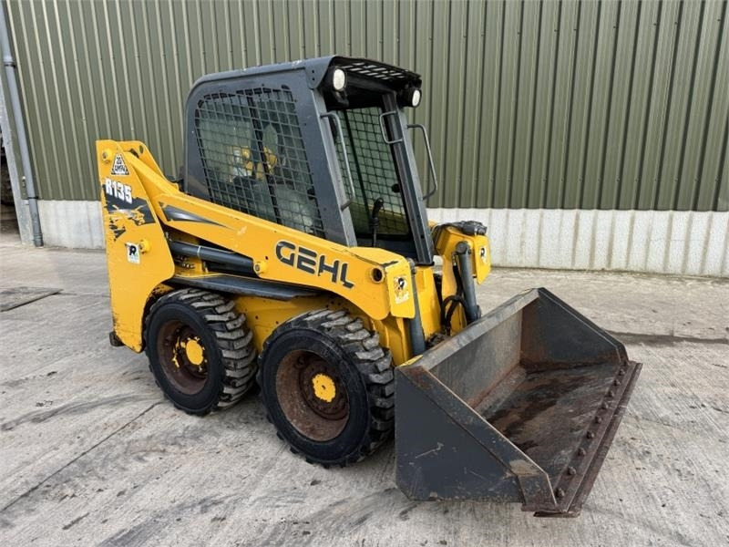 Gehl Gehl R135 Skid Steer - Mini krautuvas: foto 3 Gehl Gehl R135 Skid Steer - Mini krautuvas: foto 3