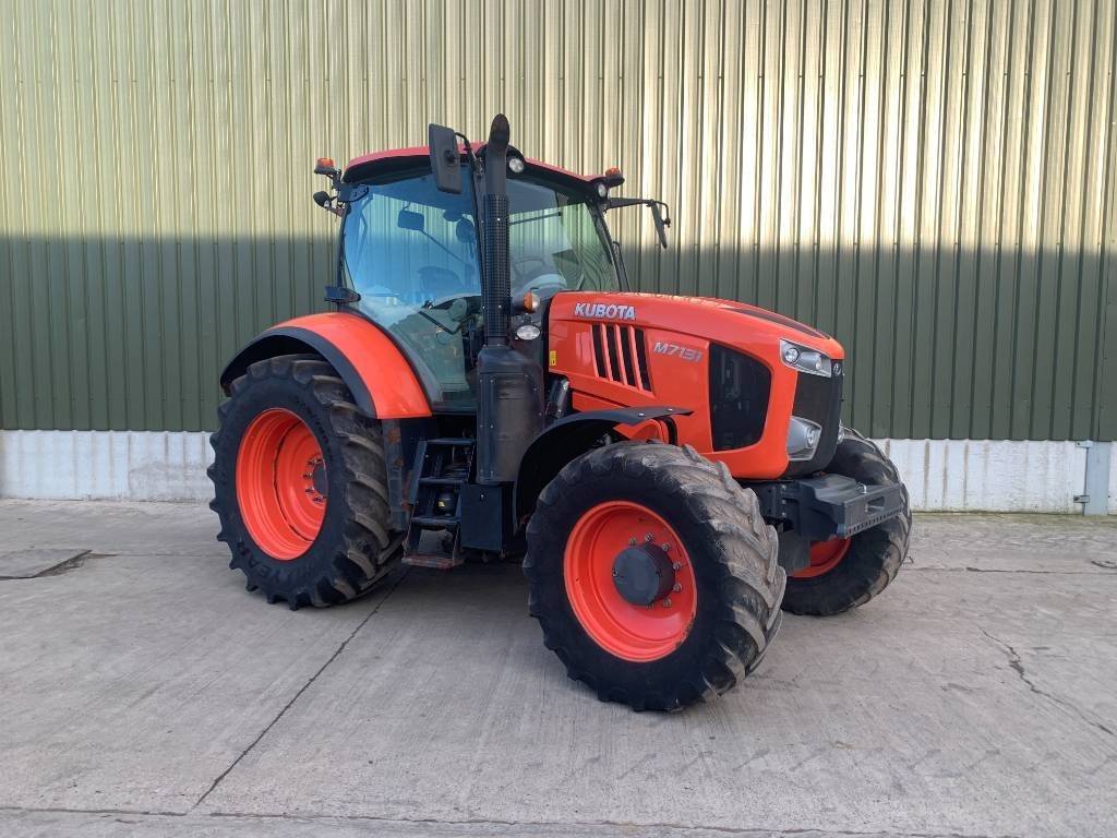 Kubota M 7131 - Traktorius: foto 1 Kubota M 7131 - Traktorius: foto 1