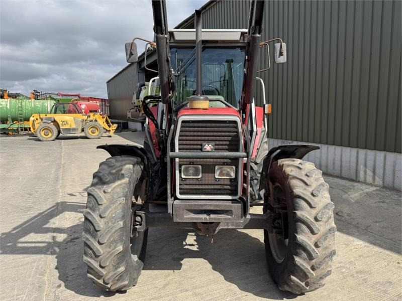 Massey Ferguson 3075 Dynashift *Low Hours* - Traktorius: foto 5 Massey Ferguson 3075 Dynashift *Low Hours* - Traktorius: foto 5