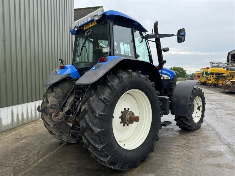 New Holland TM190 - Traktorius: foto 4 New Holland TM190 - Traktorius: foto 4