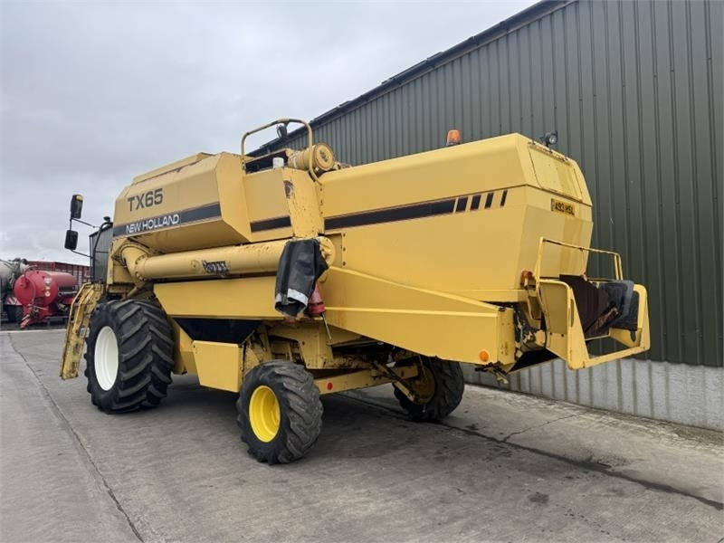 New Holland TX65 c/w 17ft Header  - Įranga už kombainai: foto 2 New Holland TX65 c/w 17ft Header  - Įranga už kombainai: foto 2