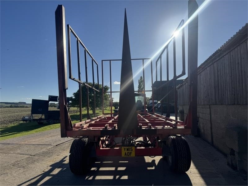 Timik MK 11 Square Bale Chaser/Stacker - Stačiakampių ryšulių presas: foto 4 Timik MK 11 Square Bale Chaser/Stacker - Stačiakampių ryšulių presas: foto 4