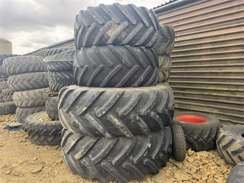 John Deere 8000R 600 and 710 Wheels and Tyre's - Žemės ūkio technika: foto 1 John Deere 8000R 600 and 710 Wheels and Tyre's - Žemės ūkio technika: foto 1