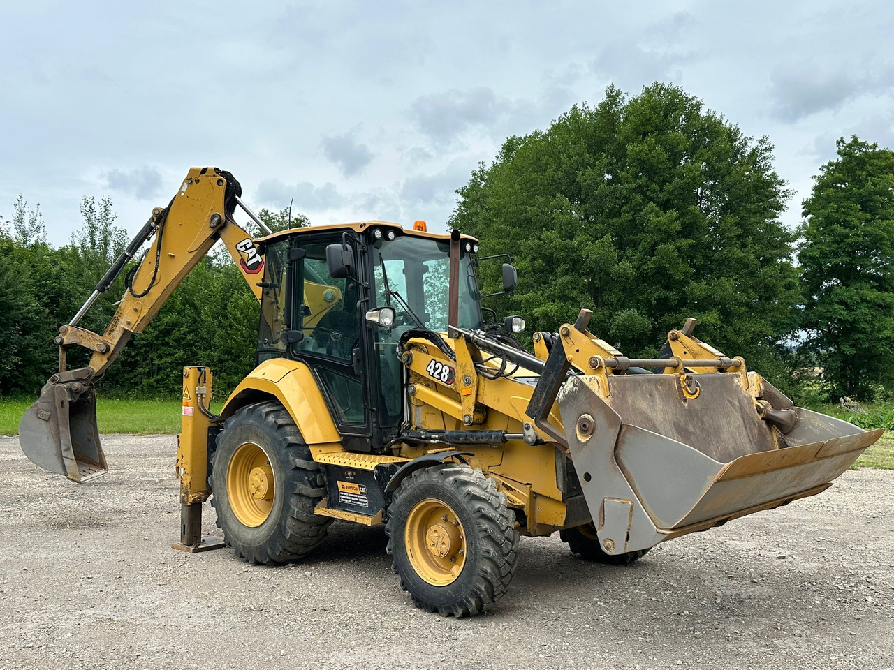 CATERPILLAR 428 / 2020 ROK / KLIMATYZACJA / 6200 mth - Ekskavatorius-krautuvas: foto 1 CATERPILLAR 428 / 2020 ROK / KLIMATYZACJA / 6200 mth - Ekskavatorius-krautuvas: foto 1
