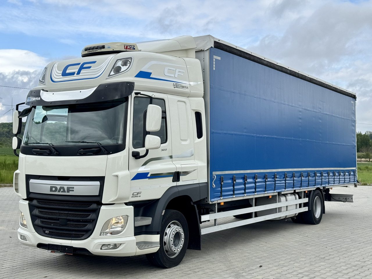 DAF CF 320 / FIRANKA / 24 EUROPALETY / SYPIALKA / AUTOMAT / KLIMA POSTOJOWA / 2017 ROK - Tentinis sunkvežimis: foto 2 DAF CF 320 / FIRANKA / 24 EUROPALETY / SYPIALKA / AUTOMAT / KLIMA POSTOJOWA / 2017 ROK - Tentinis sunkvežimis: foto 2