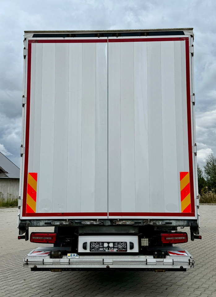 MAN MAN TGM 18.320 ROK PRODUKCJI 2020 NUMER VIN WMAN18ZZ6LY407218 PRZEBIEG 590 TYŚ KM ABS KLIMATYZACJA EL.SZYBY EL.LUSTERKA WIELOFUNKCYJNA KIEROWNICA LODÓWKA KABINA SYPIALNA DWA ŁÓŻKA OGRZEWANIE POSTOJO - Tentinis sunkvežimis: foto 4 MAN MAN TGM 18.320 ROK PRODUKCJI 2020 NUMER VIN WMAN18ZZ6LY407218 PRZEBIEG 590 TYŚ KM ABS KLIMATYZACJA EL.SZYBY EL.LUSTERKA WIELOFUNKCYJNA KIEROWNICA LODÓWKA KABINA SYPIALNA DWA ŁÓŻKA OGRZEWANIE POSTOJO - Tentinis sunkvežimis: foto 4