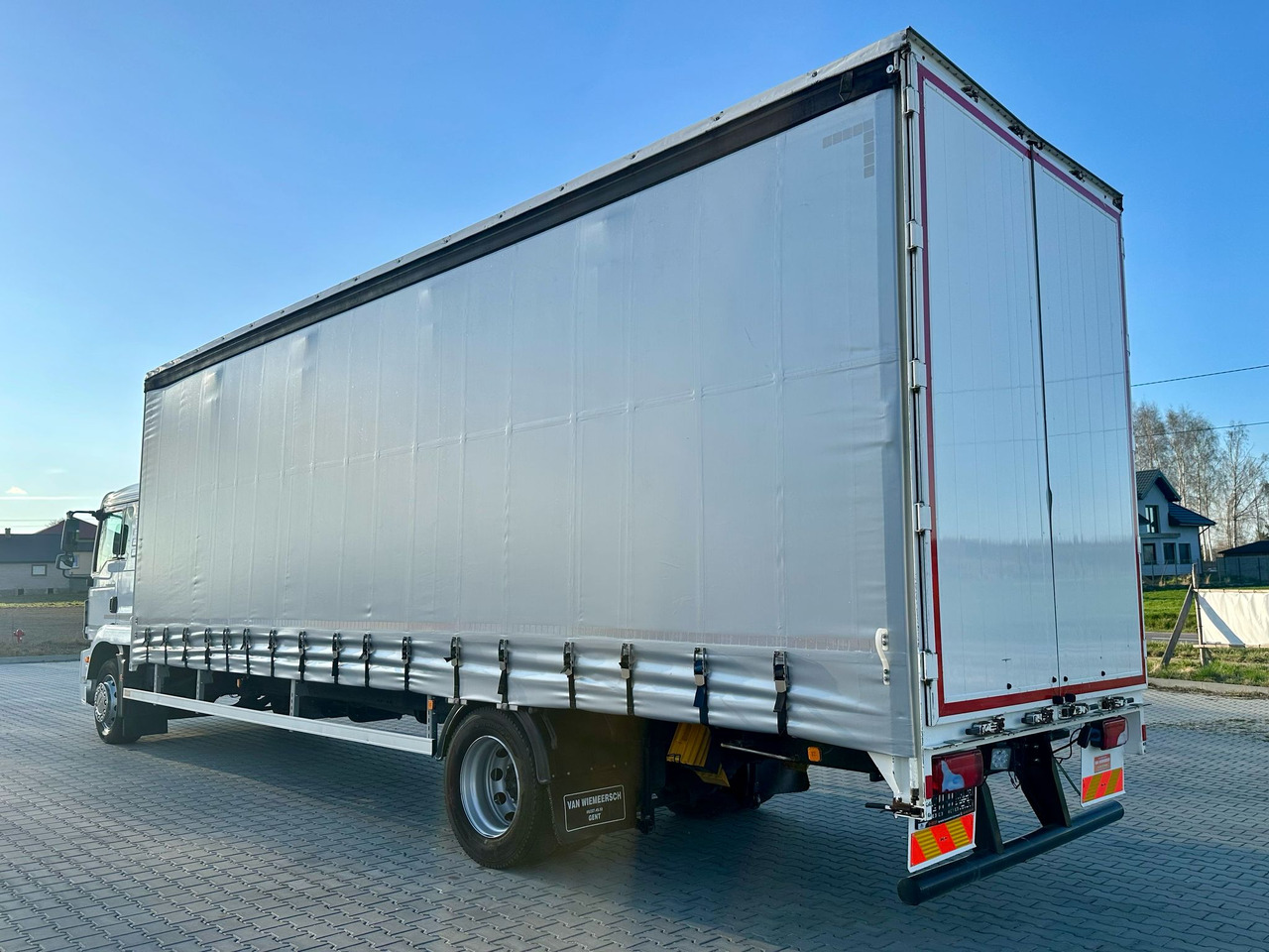 MAN TGM 18.290 / FIRANKA / WINDA / 22 EUROPALETY / AUTOMAT / SYPIALKA / 9 059 KG ŁADOWNOŚCI / NISKI PRZEBIEG / ZSUWANY DACH / EURO 6 - Tentinis sunkvežimis: foto 3 MAN TGM 18.290 / FIRANKA / WINDA / 22 EUROPALETY / AUTOMAT / SYPIALKA / 9 059 KG ŁADOWNOŚCI / NISKI PRZEBIEG / ZSUWANY DACH / EURO 6 - Tentinis sunkvežimis: foto 3