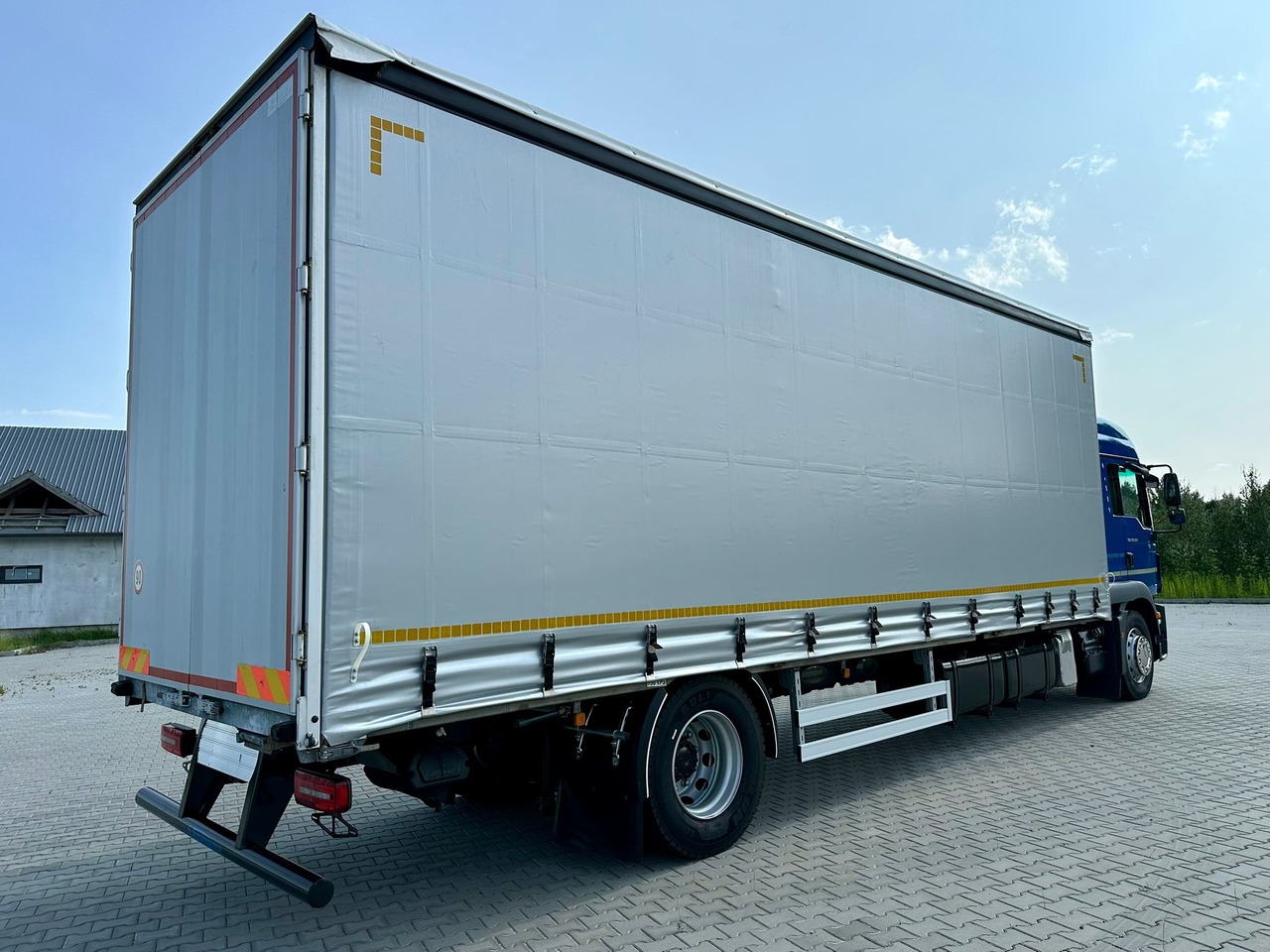 MAN TGM 18.320 / FIRANKA / 20 EUROPALET / 8.3 M DŁUGOŚCI / AUTOMAT / SYPIALKA / 2018 ROK / 9 809 KG ŁADOWNOŚCI - Tentinis sunkvežimis: foto 4 MAN TGM 18.320 / FIRANKA / 20 EUROPALET / 8.3 M DŁUGOŚCI / AUTOMAT / SYPIALKA / 2018 ROK / 9 809 KG ŁADOWNOŚCI - Tentinis sunkvežimis: foto 4