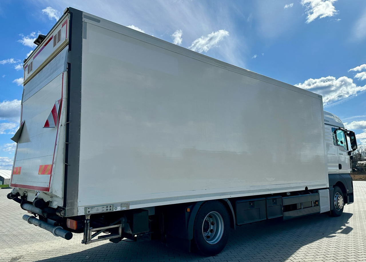 MAN TGX 18.360 / CHŁODNIA / WINDA / AUTOMAT / 19 EUROPALET / THERMO KING / SYPIALKA / SPROWADZONY - Refrižeratorius sunkvežimis: foto 4 MAN TGX 18.360 / CHŁODNIA / WINDA / AUTOMAT / 19 EUROPALET / THERMO KING / SYPIALKA / SPROWADZONY - Refrižeratorius sunkvežimis: foto 4