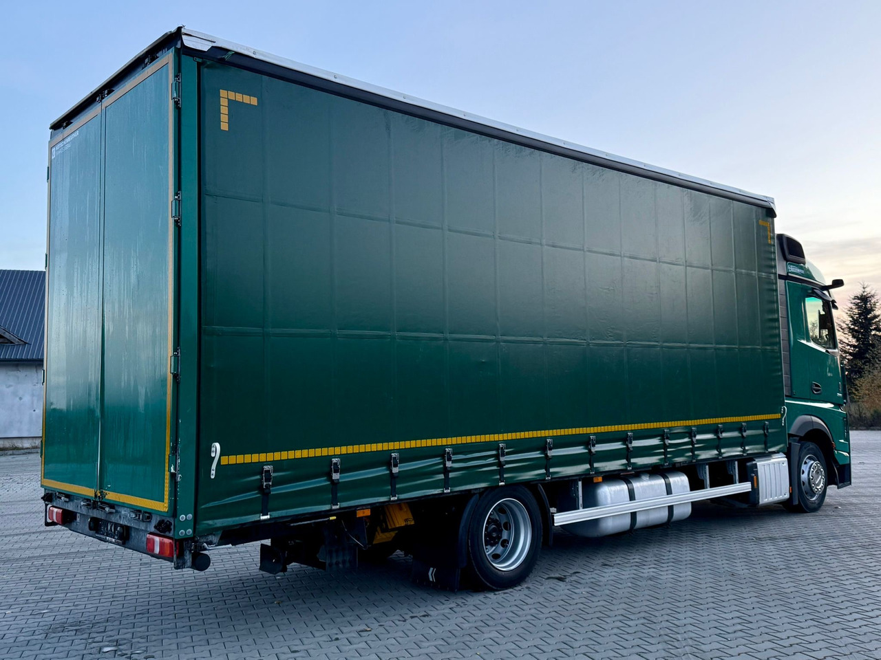 MERCEDES-BENZ ACTROS 1845 / FIRANKA / 19 EUROPALET / DUŻA KABINA / AUTOMAT / 2021 - Tentinis sunkvežimis: foto 4 MERCEDES-BENZ ACTROS 1845 / FIRANKA / 19 EUROPALET / DUŻA KABINA / AUTOMAT / 2021 - Tentinis sunkvežimis: foto 4