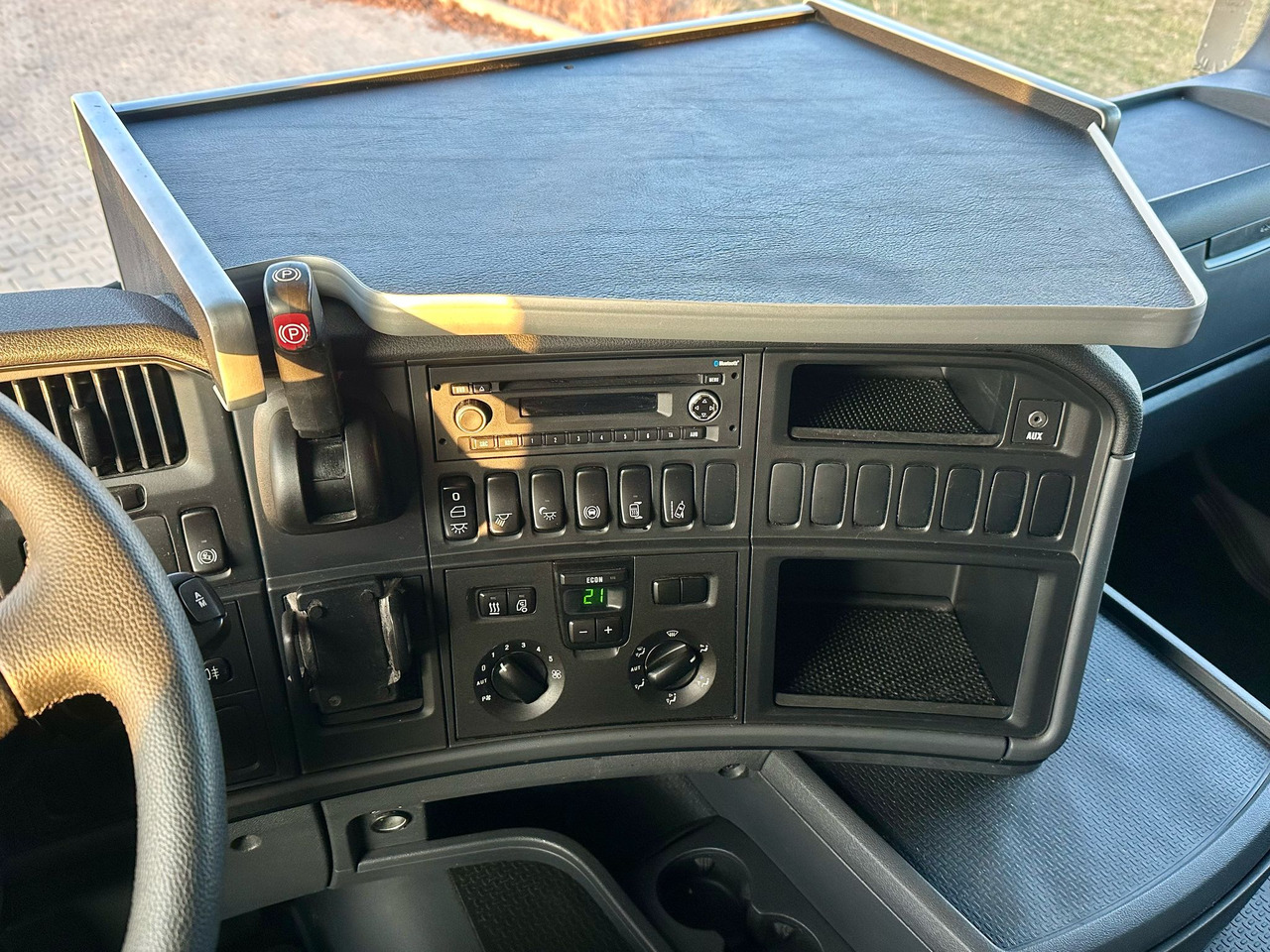Izoterminis sunkvežimis SCANIA G360 / IZOTERMA / 6.8 M DŁUGOŚCI / AUTOMAT / CAŁA NA PODUSZKACH / KLIMA POSTOJOWA / ELEKTRYCZNA ROLETA TYŁ / SYPIALKA: foto 17